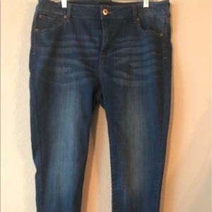 Celebrity Gold Skinny Leg Stretch Jeans